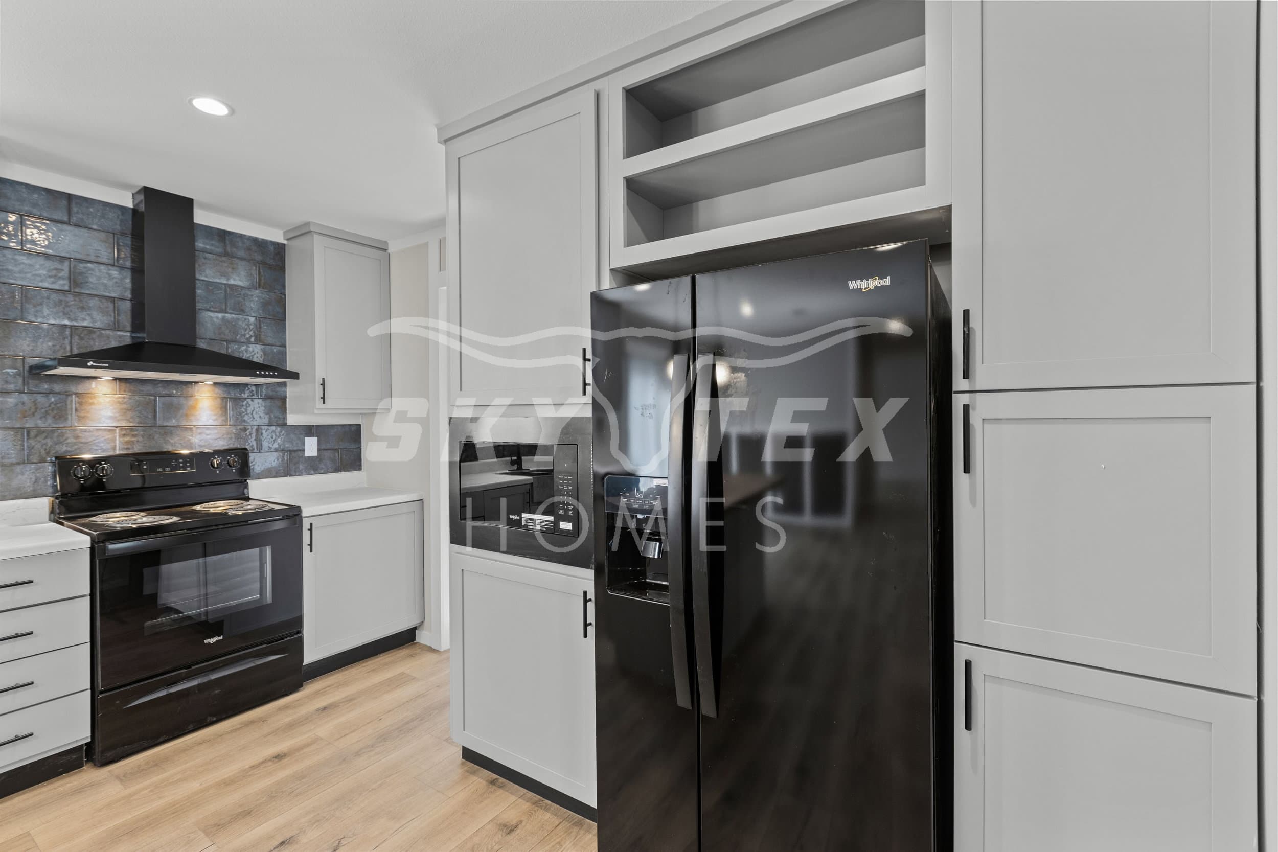 Gateway 2856a interior and kitchen home features