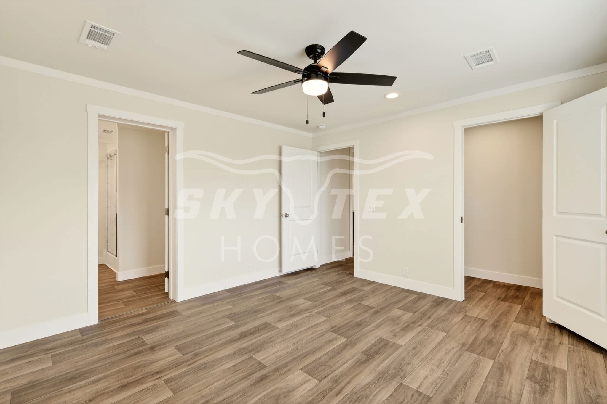 595 old phillipsburg road - 1.53 acres interior and bedroom home features