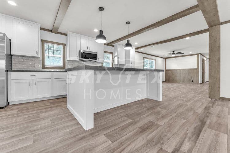 Nellie interior and kitchen home features