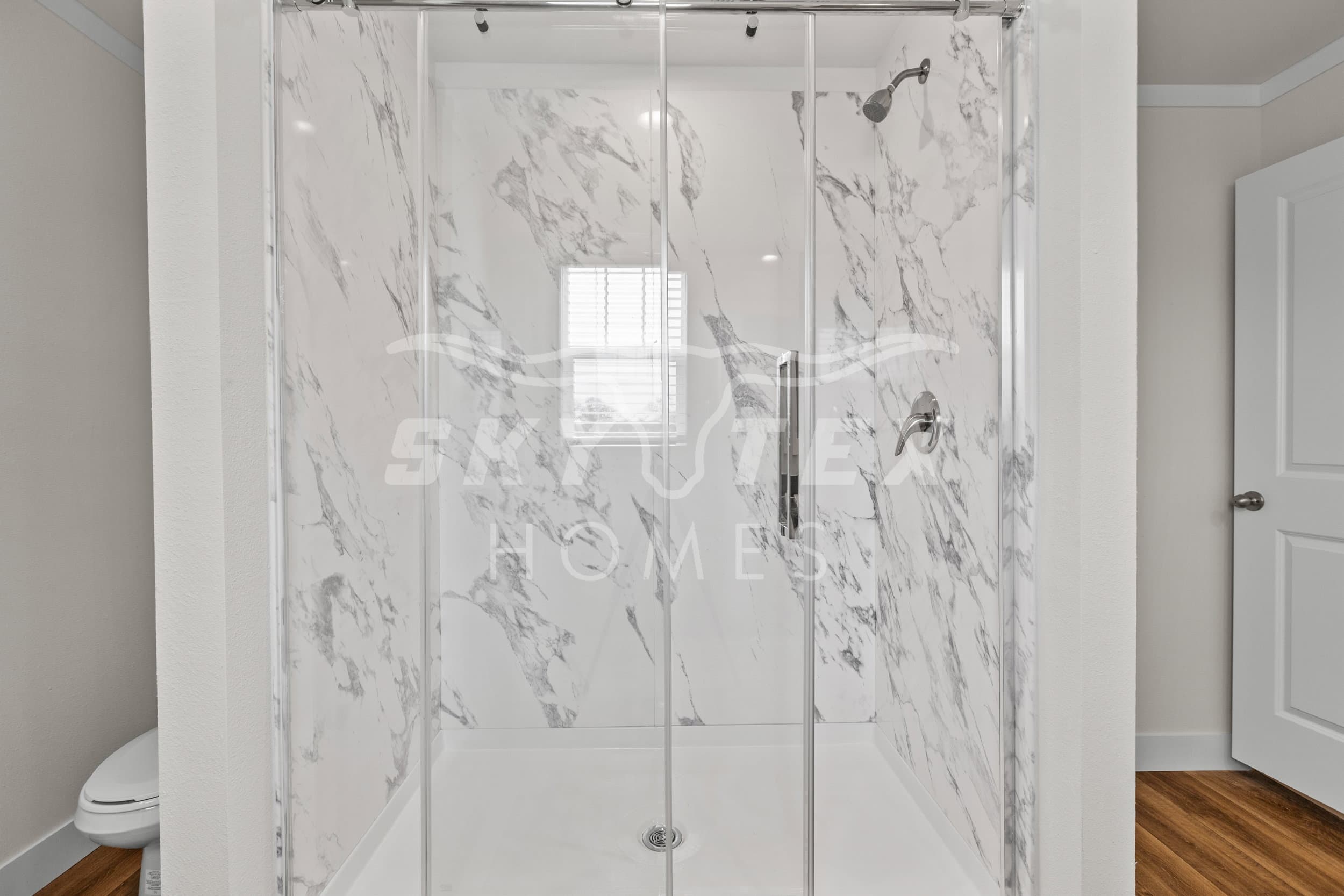 Hey jude interior and bathroom home features