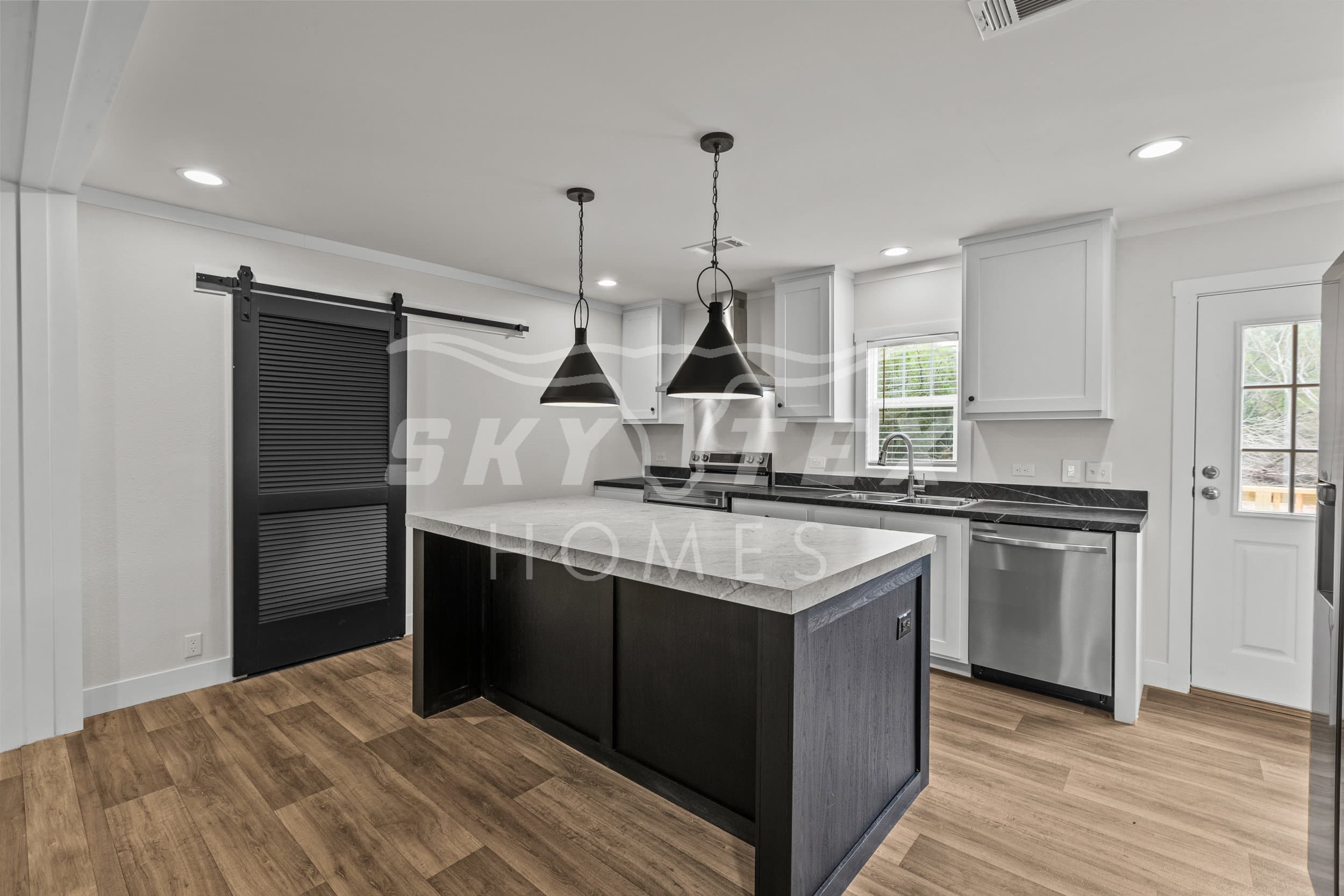 697 county rd 664 - 3.16 acres interior and kitchen home features