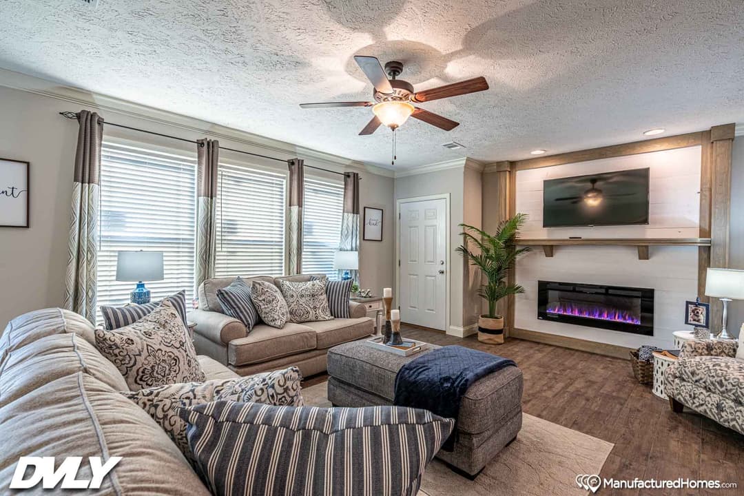 The julia interior home features