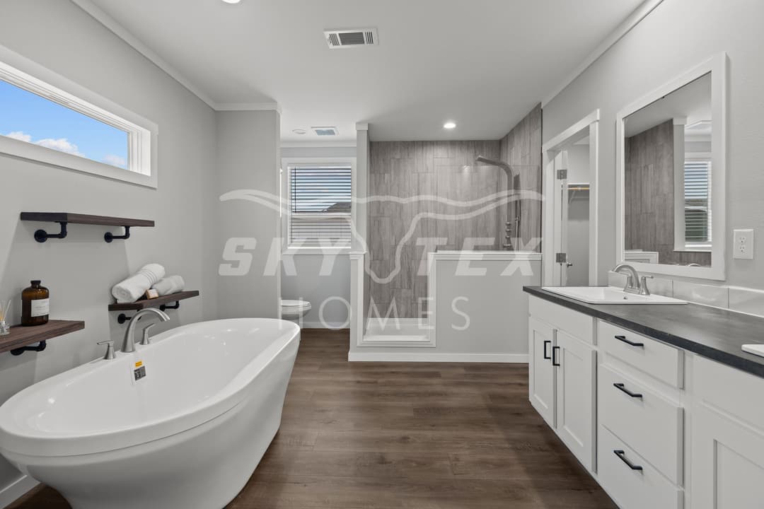 The atlas interior and bathroom home features
