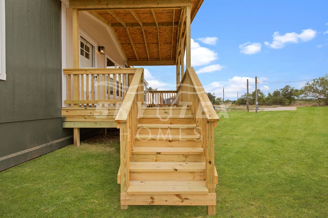 2284 stevens rd., somerset - 1.18 acres exterior home features