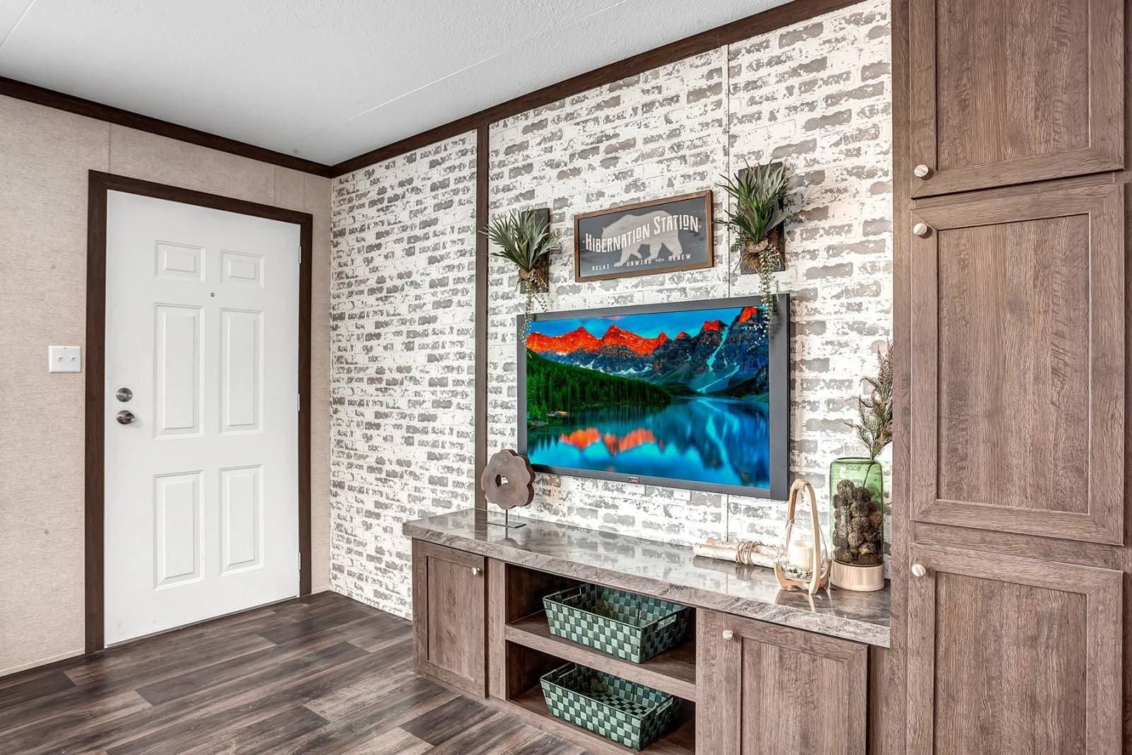 Nm3256f interior home features