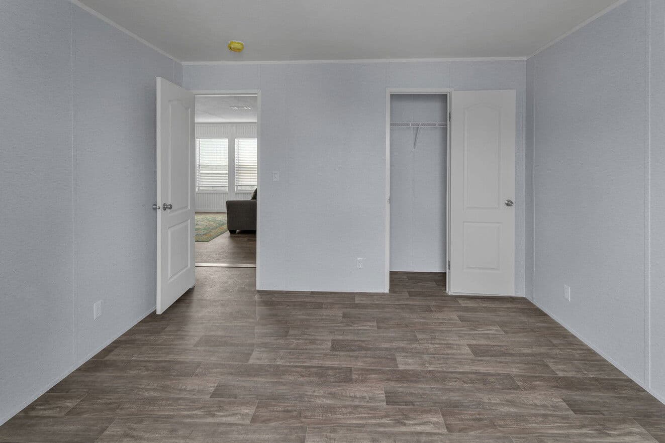 Hondo interior home features