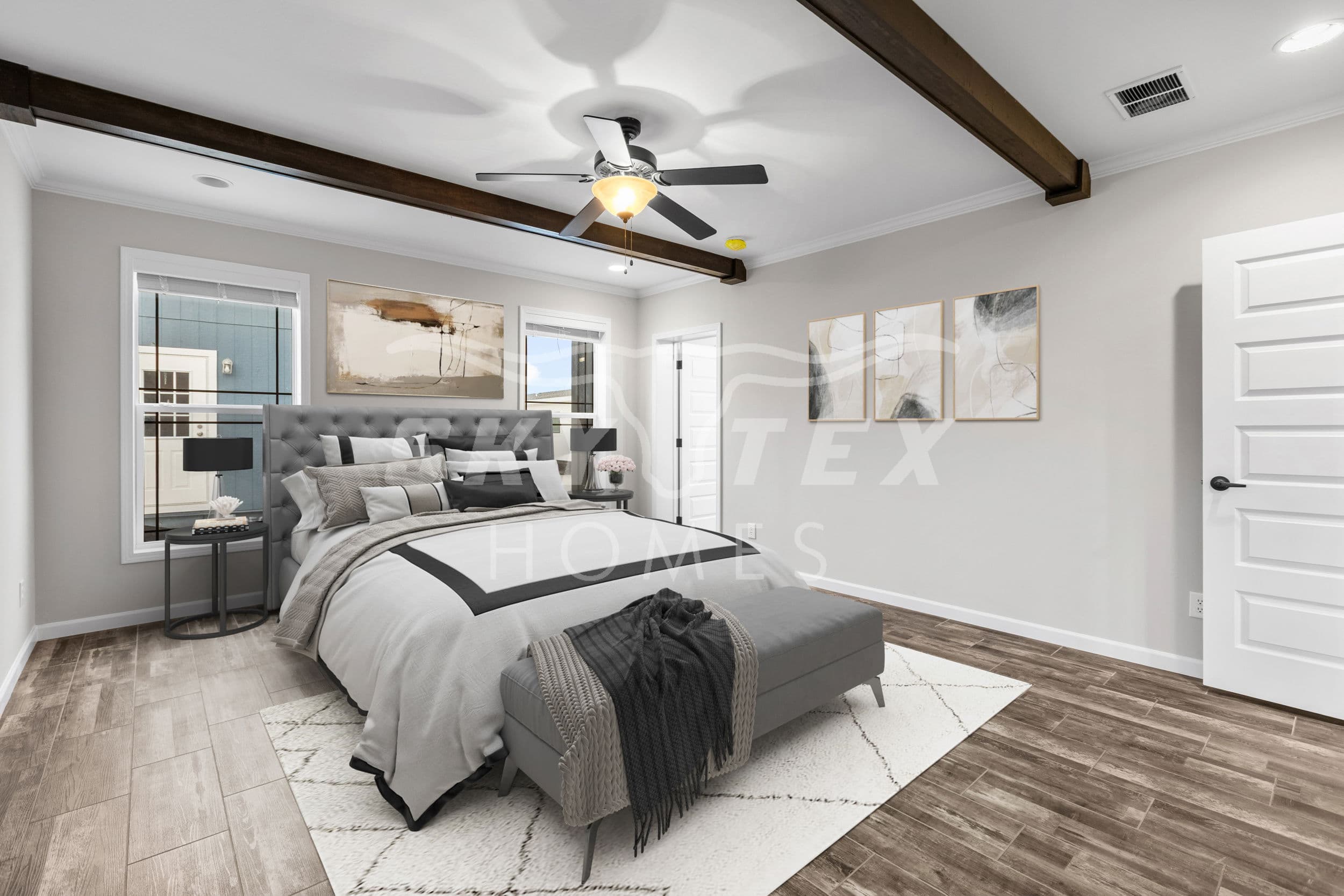 The woodside interior and bedroom home features