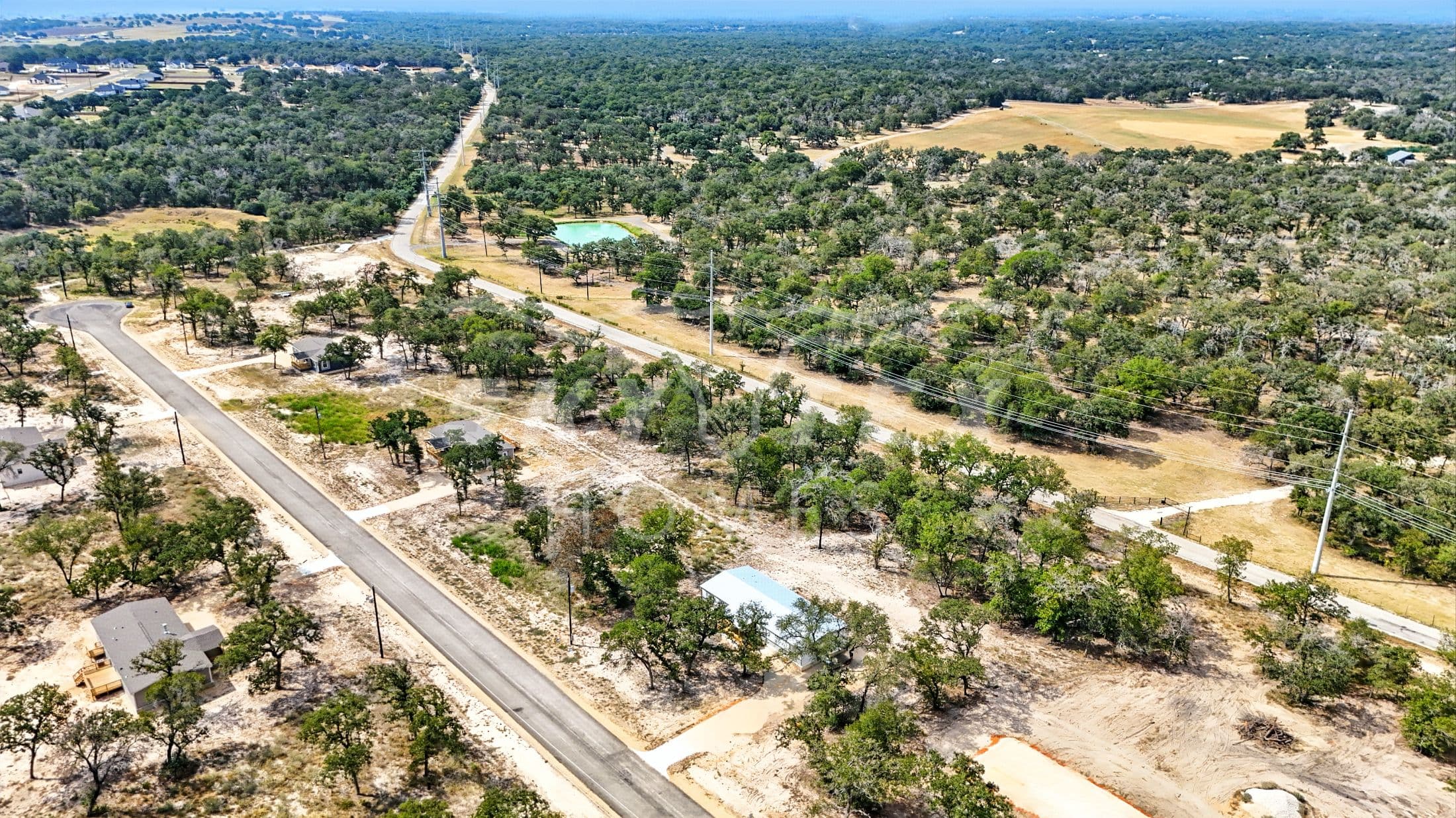 128 syrah st., la vernia - 1.05 acres  home features