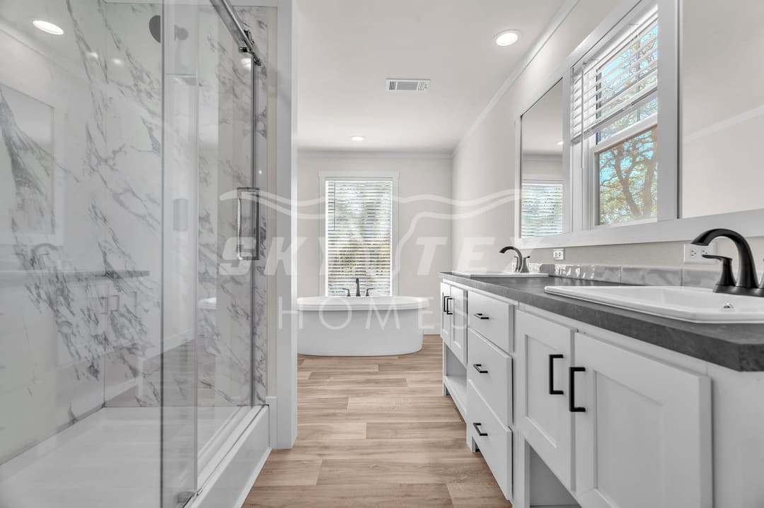 144 syrah st., la vernia - 1.05 acres bathroom home features