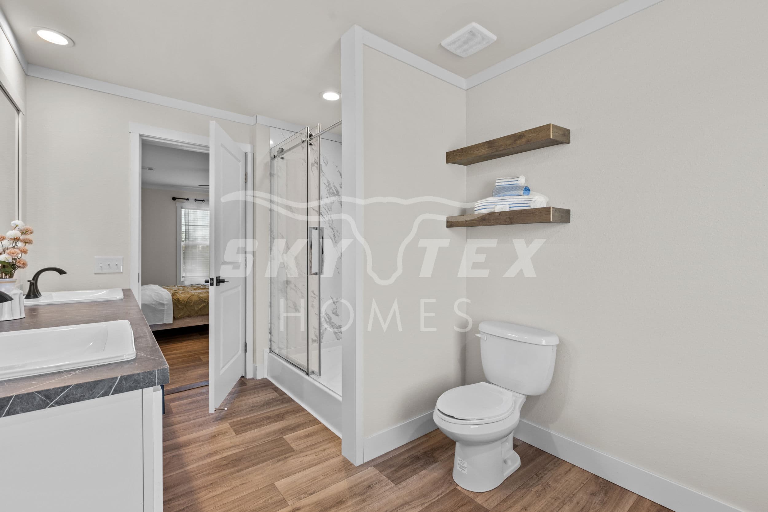 Emilie elite interior and bathroom home features