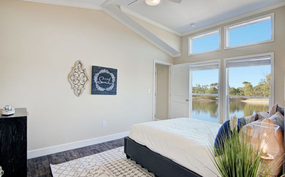 Eagle j56fp8 bedroom home features