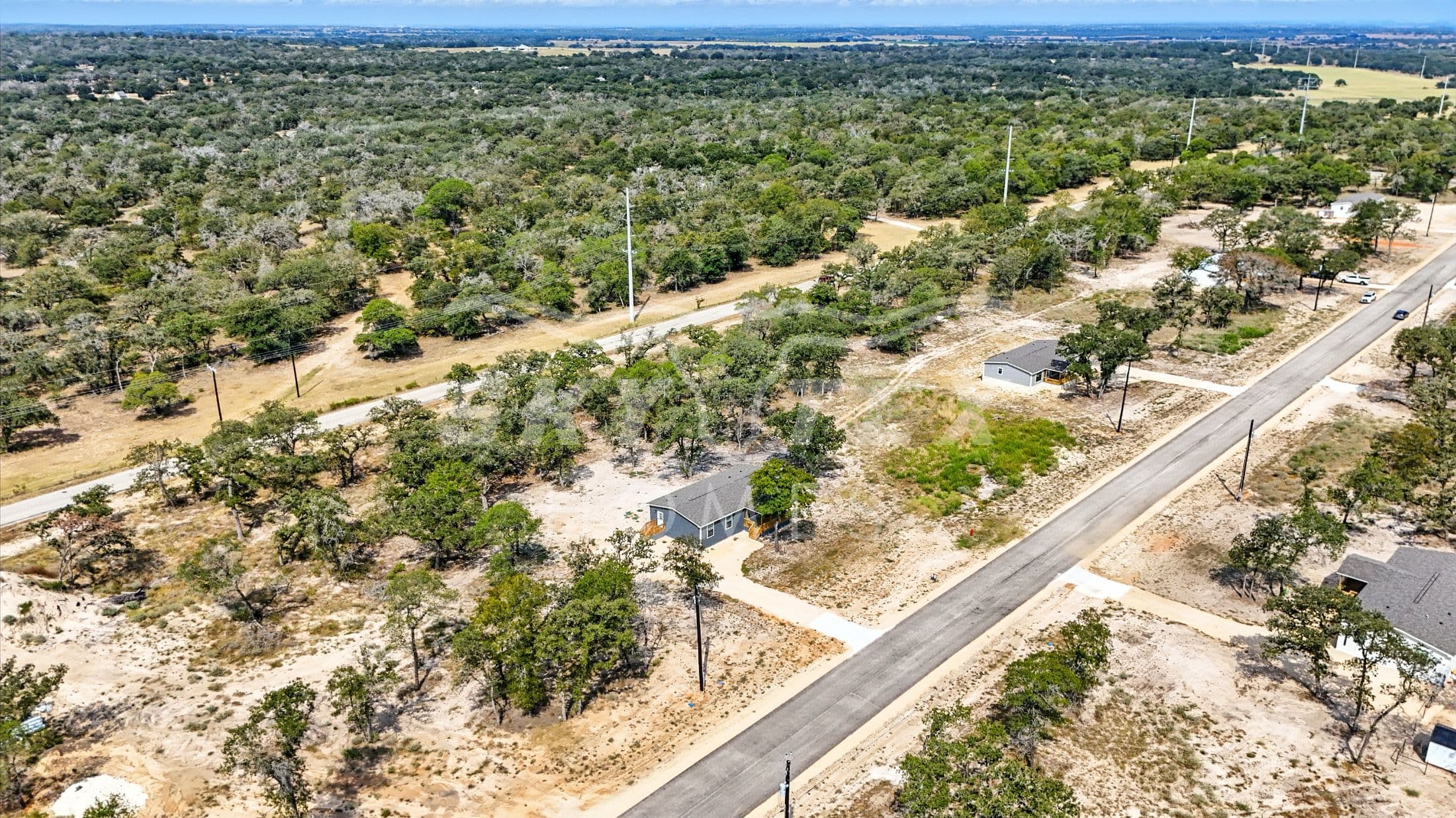 144 syrah st., la vernia - 1.05 acres  home features