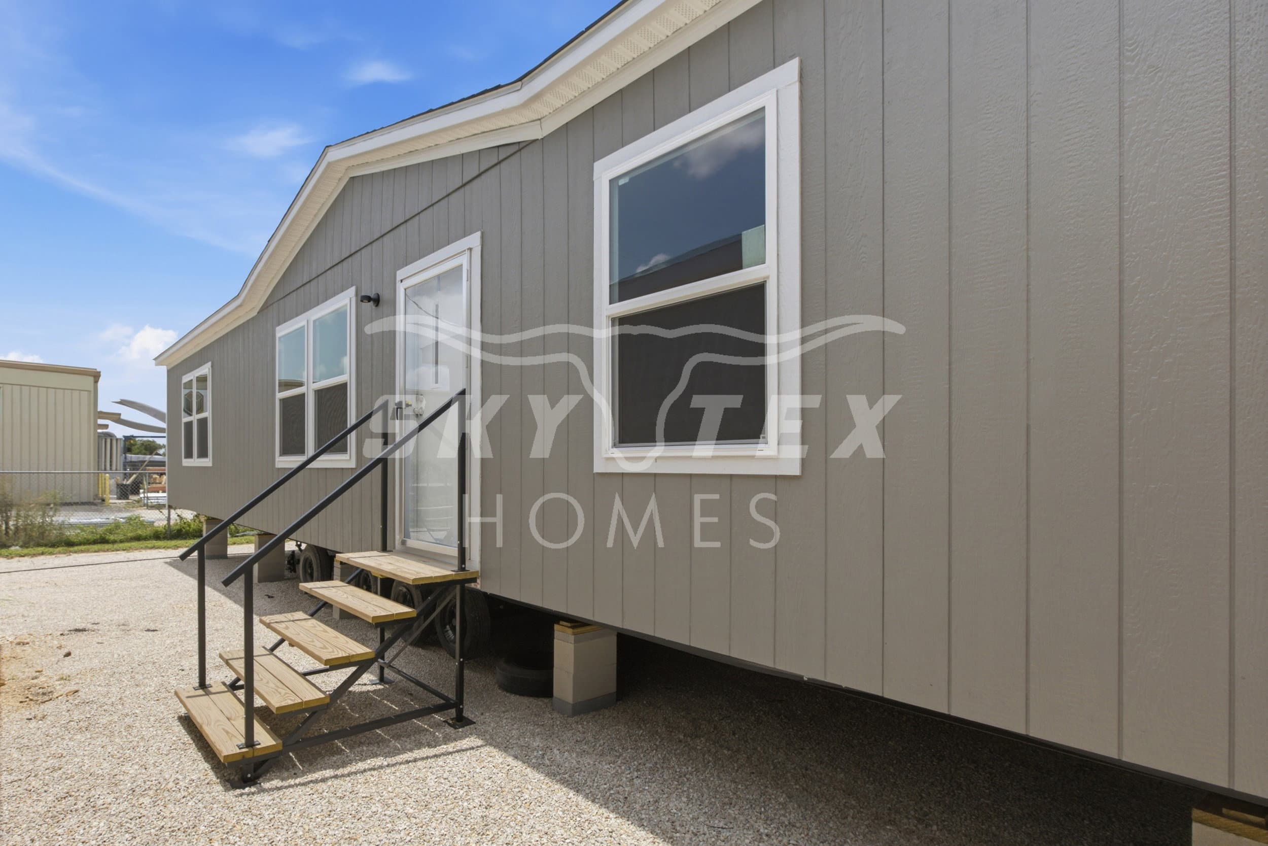 Redwood exterior home features