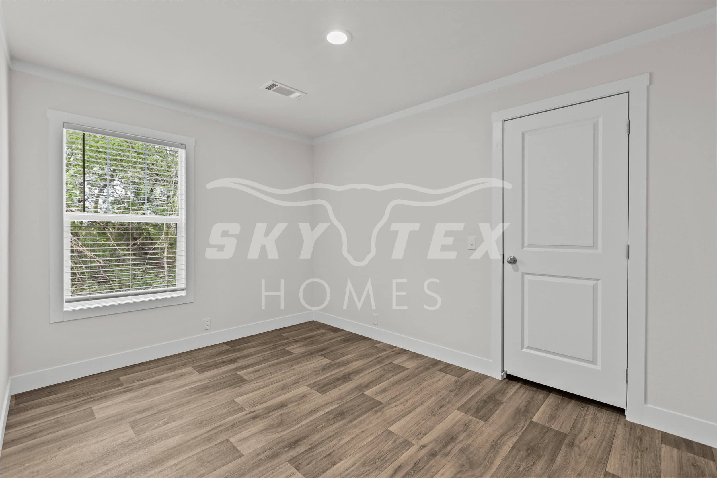 697 county rd 664 - 3.16 acres interior and bedroom home features