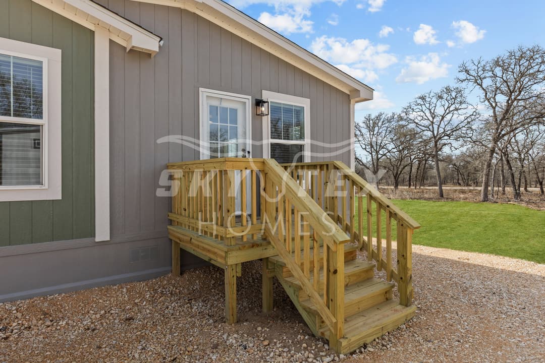 Hey jude exterior home features