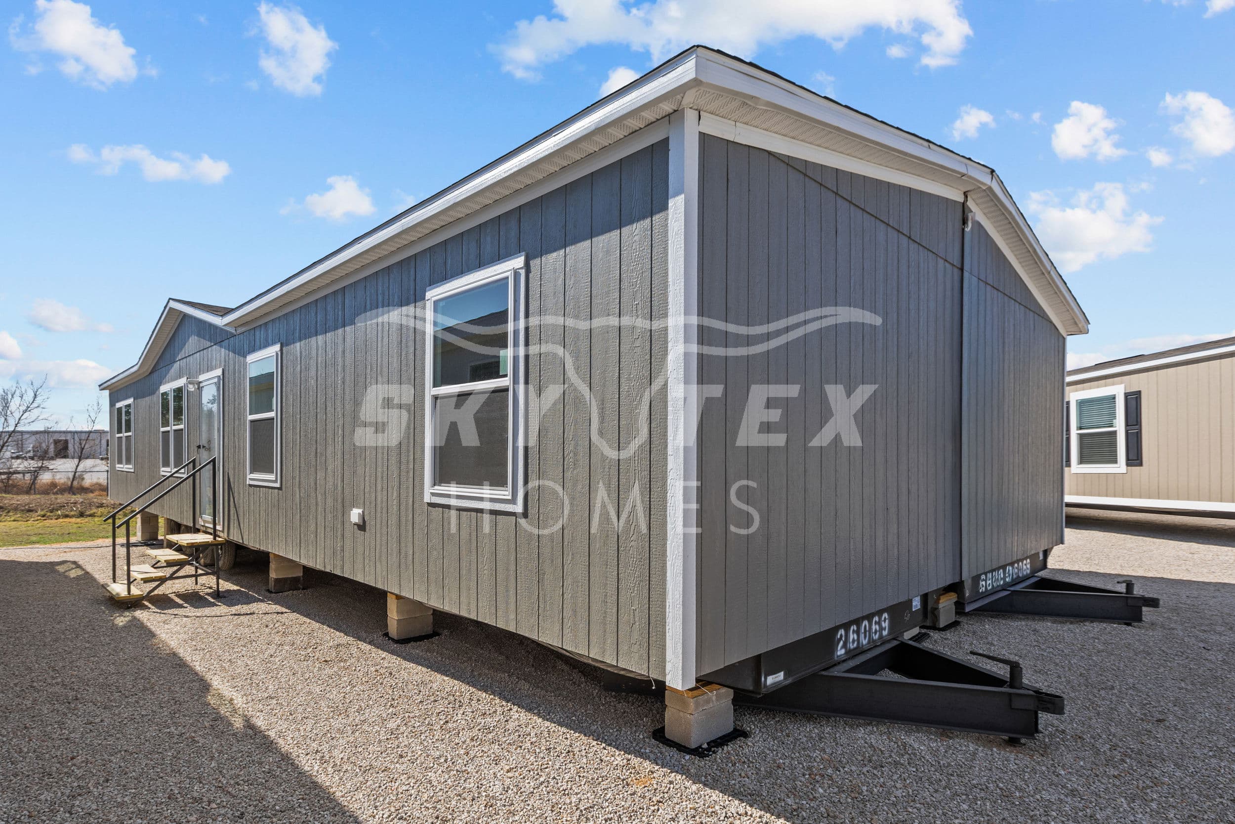 Oak exterior home features