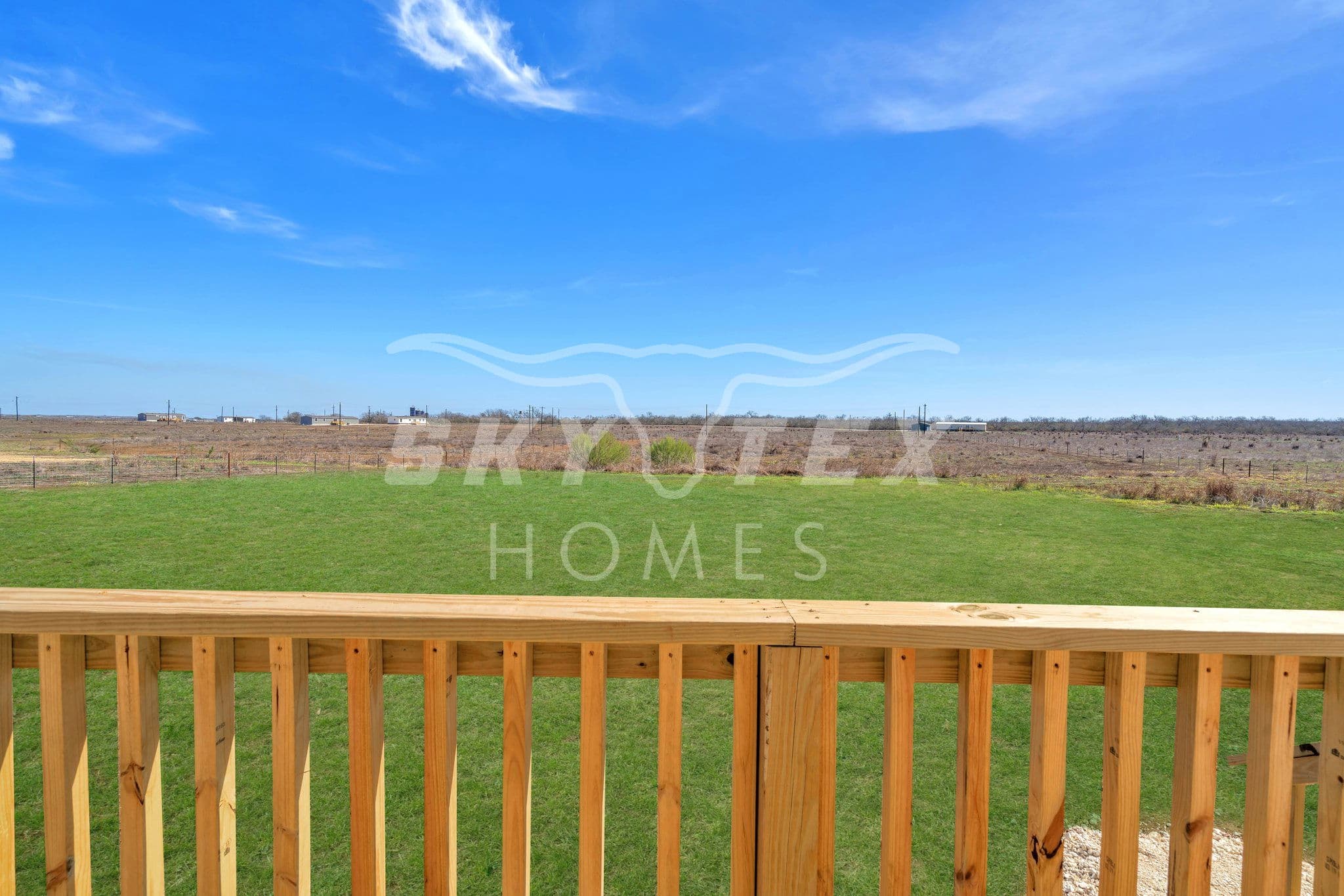 2633 fm 1332, jourdanton - 3.5 acres - pending exterior home features