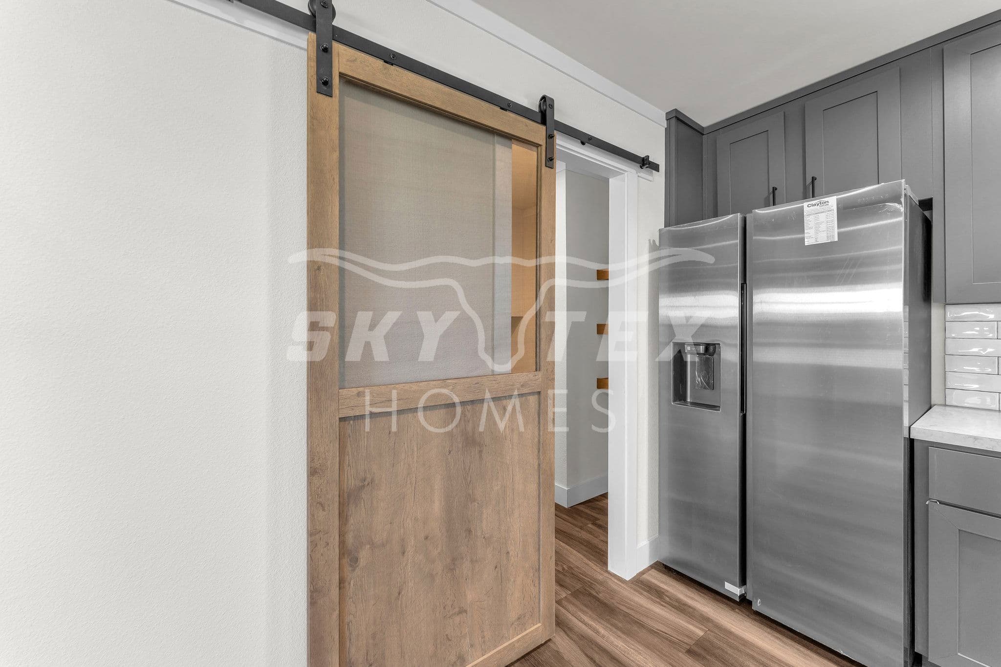 Isabella interior and kitchen home features