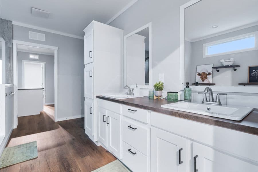 The braun bathroom home features