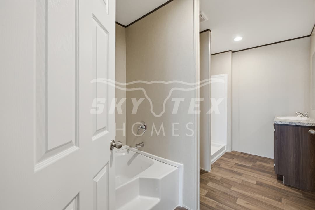 Redwood interior and bathroom home features