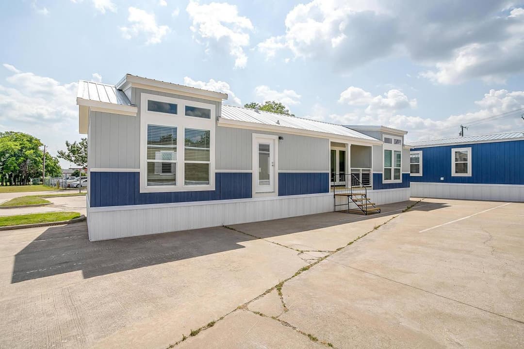 Innovation 1856h exterior home features