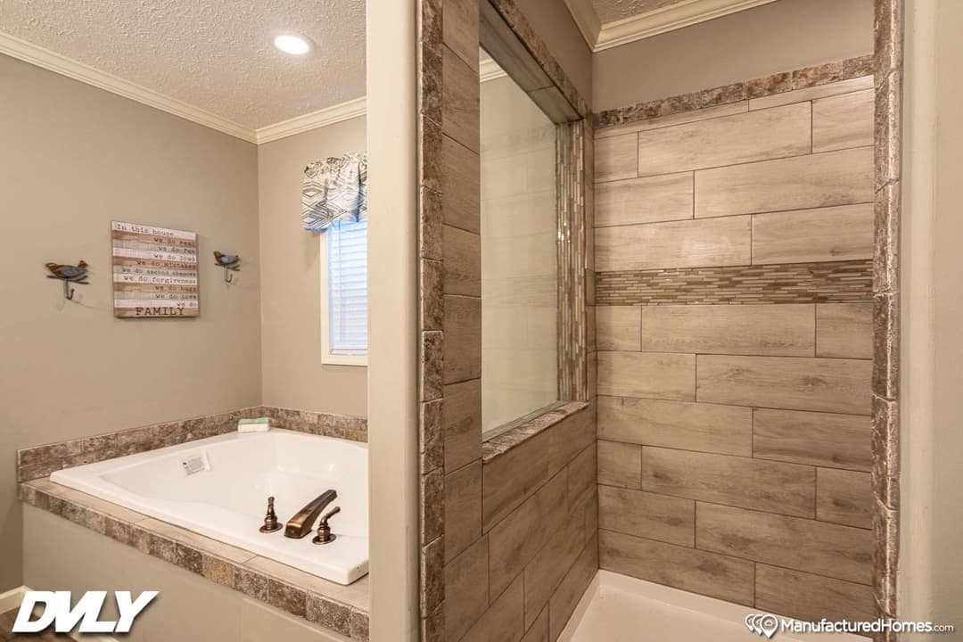 The shiloh  bathroom home features