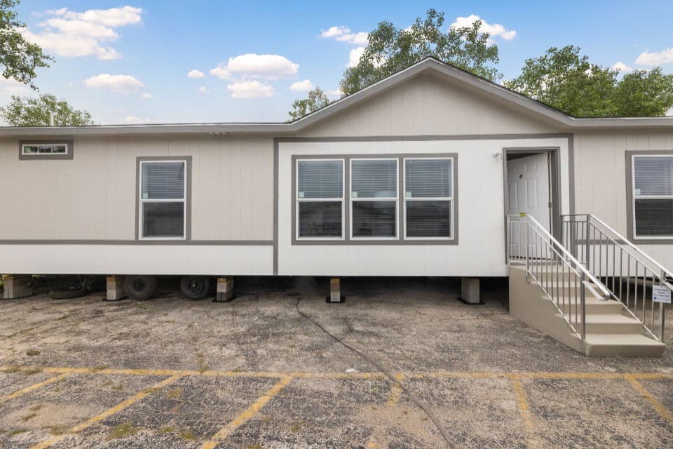 Emerald doublewide series hero home features