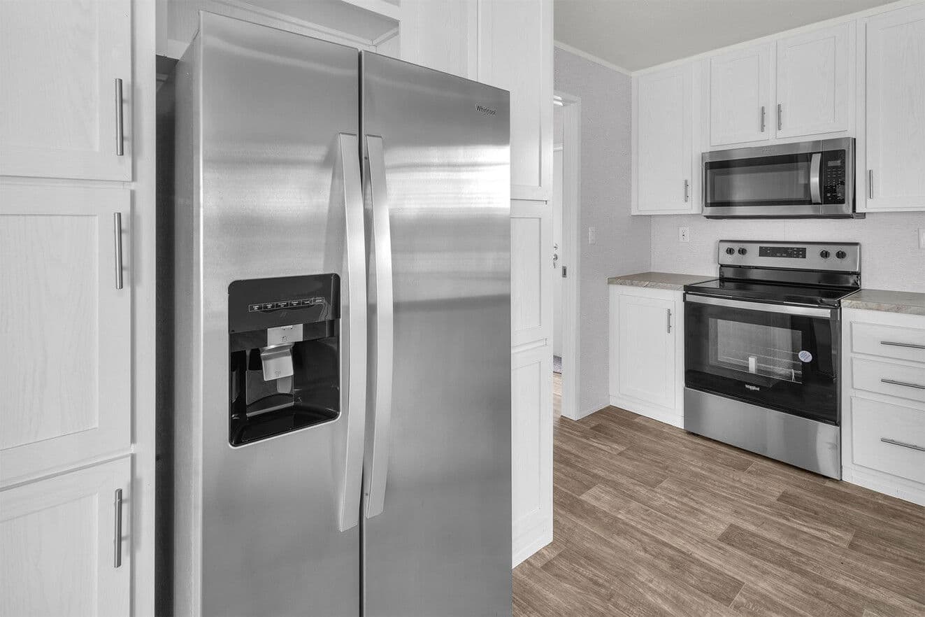 Dakota interior and kitchen home features