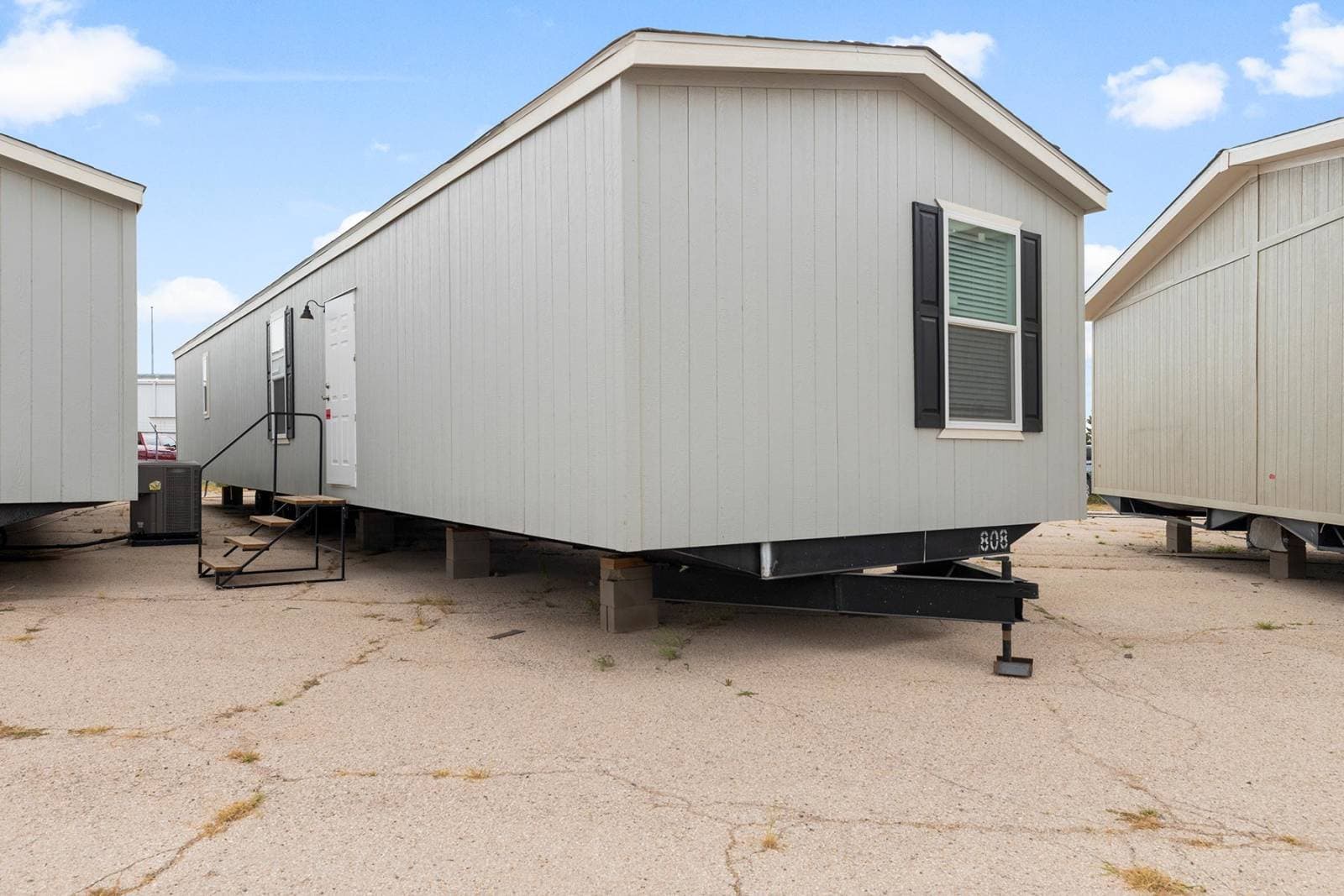 Larkspur exterior home features