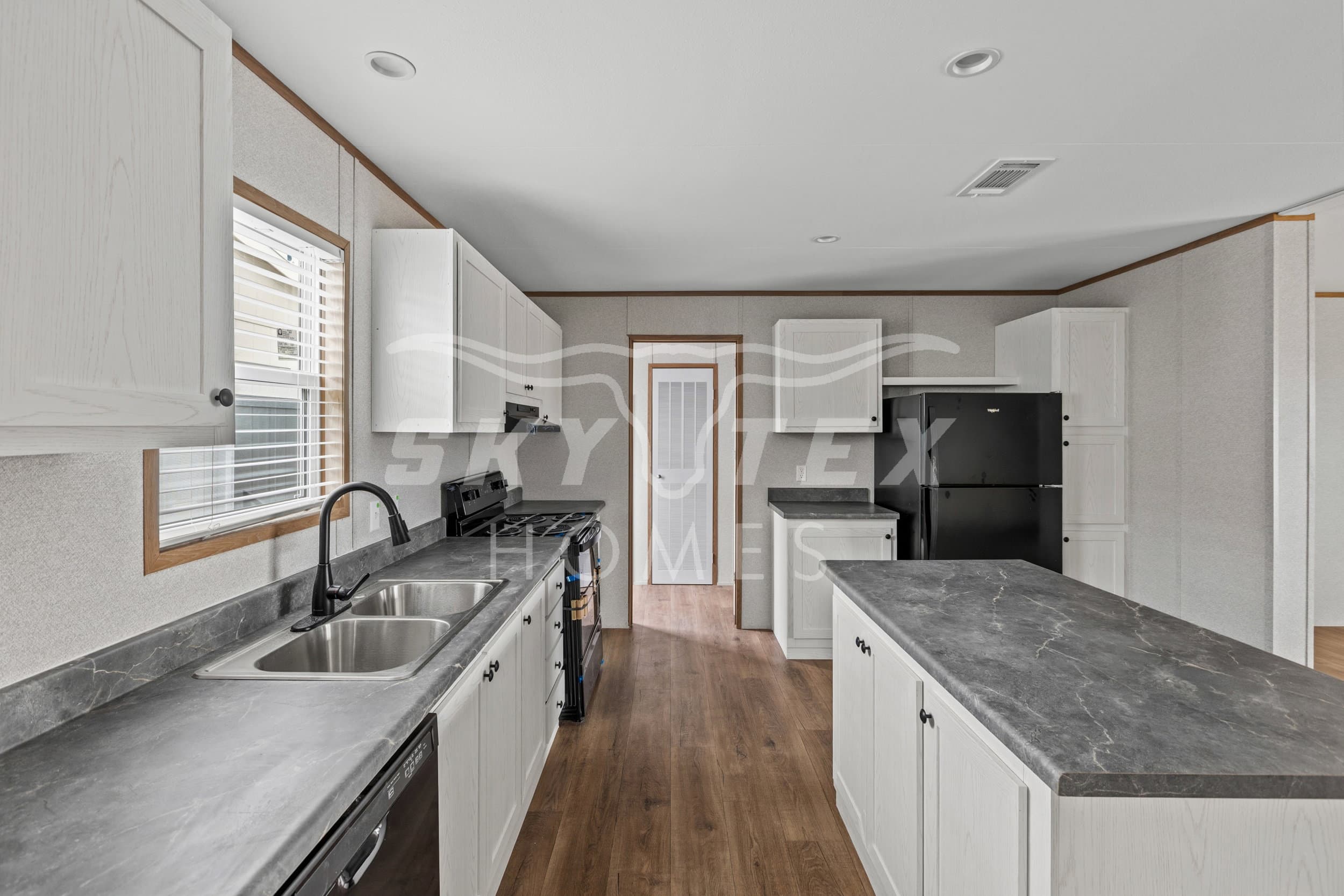 Navasota - prime 2856  kitchen home features