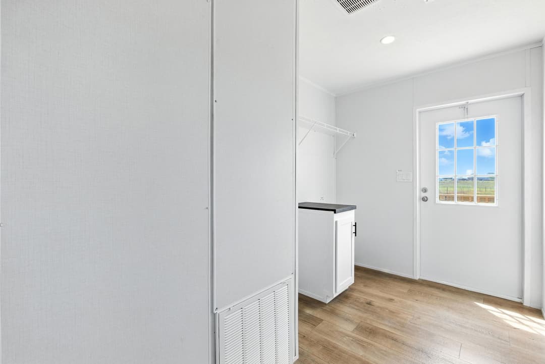 2479 fm 1332, jourdanton - 4.0 acres interior home features