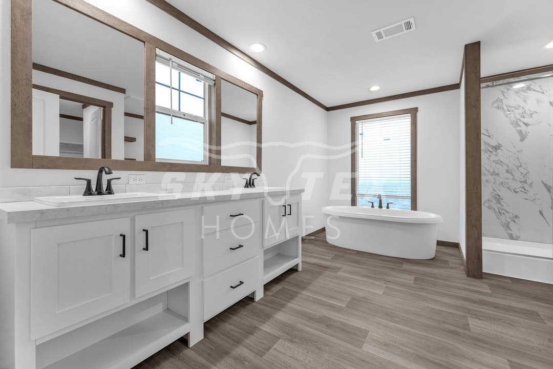 2633 fm 1332, jourdanton - 3.5 acres - pending bathroom home features