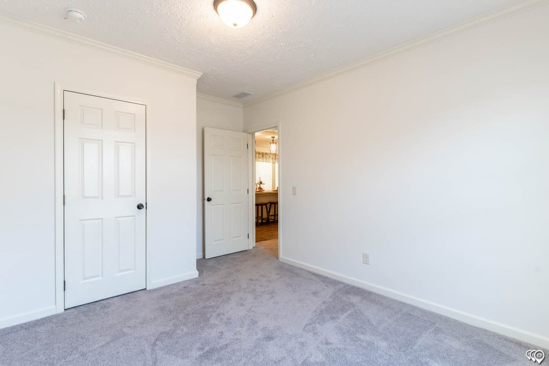 Aimon b bedroom home features