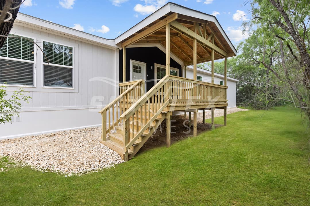 697 county rd 664 - 3.16 acres hero and exterior home features