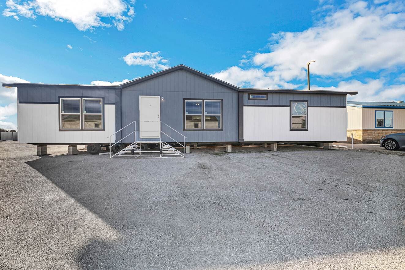 Topaz 28563a exterior, elevation, and hero home features