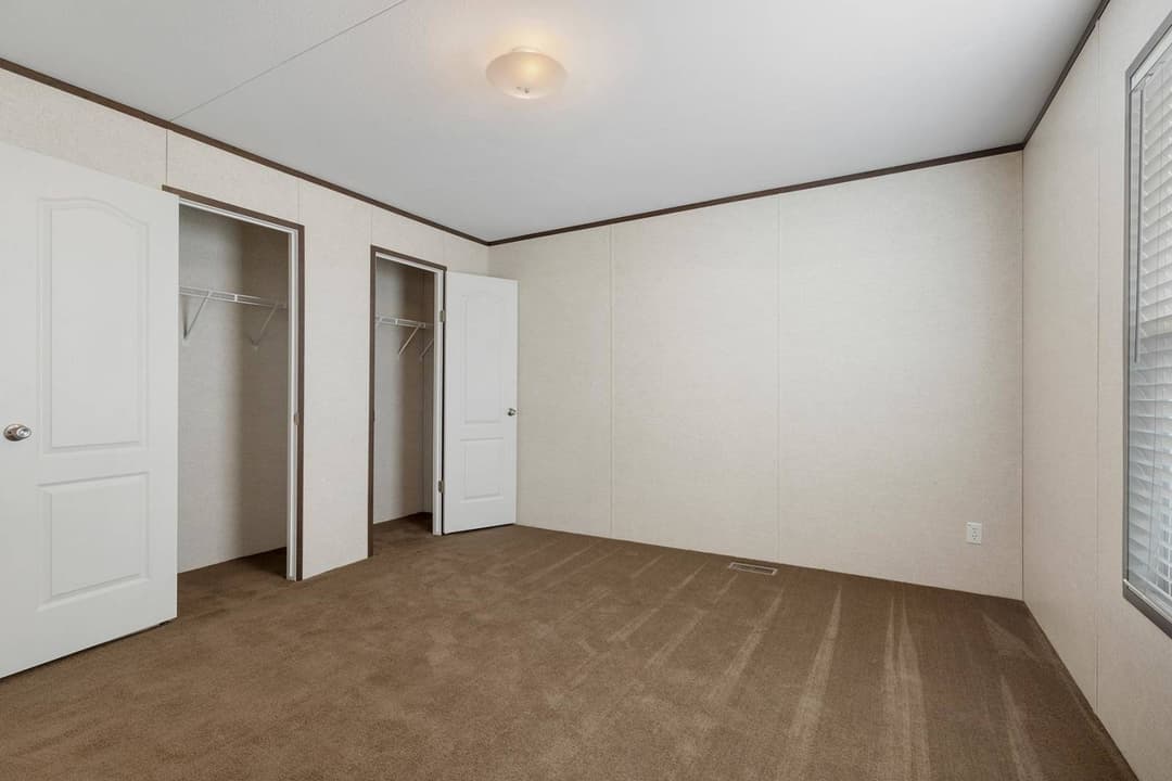 Larkspur bedroom home features