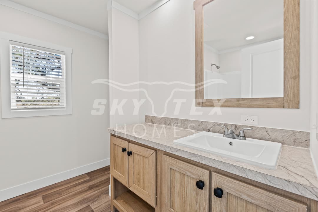 Shout interior and bathroom home features