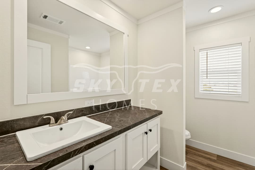 595 old phillipsburg road - 1.53 acres interior and bathroom home features