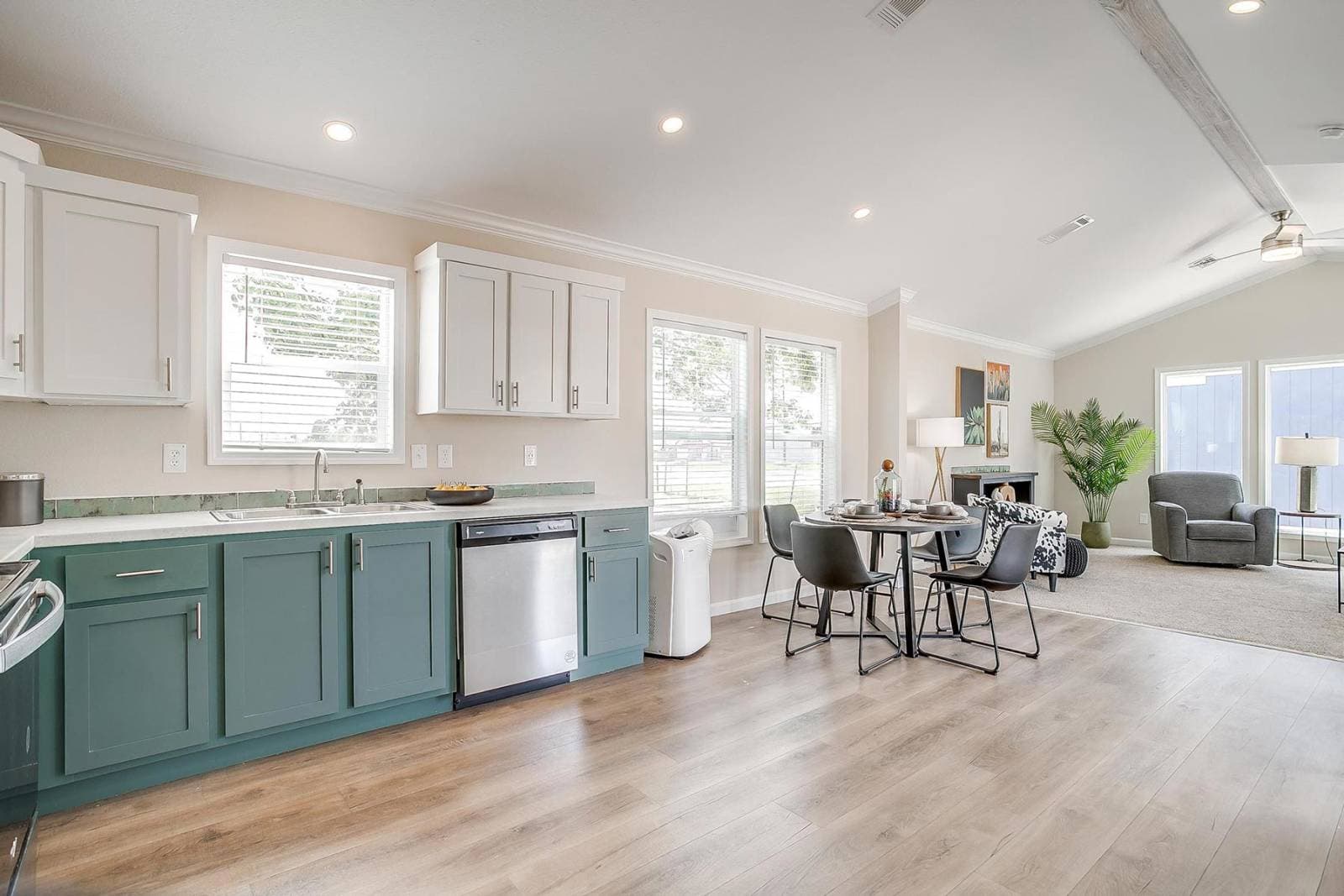 Innovation 1856h kitchen home features