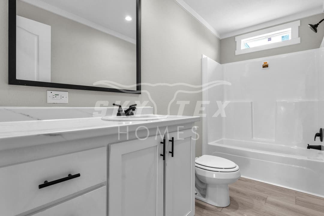 Ws3256h interior and bathroom home features