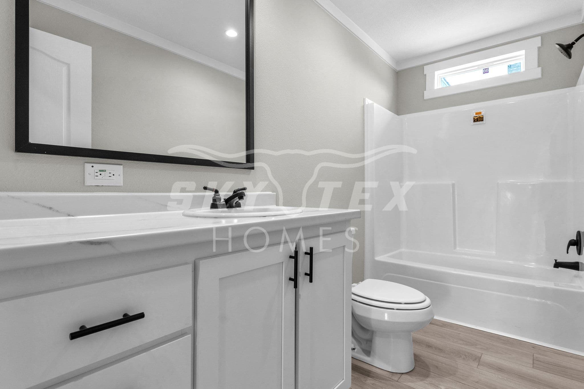 Ws3256h interior and bathroom home features