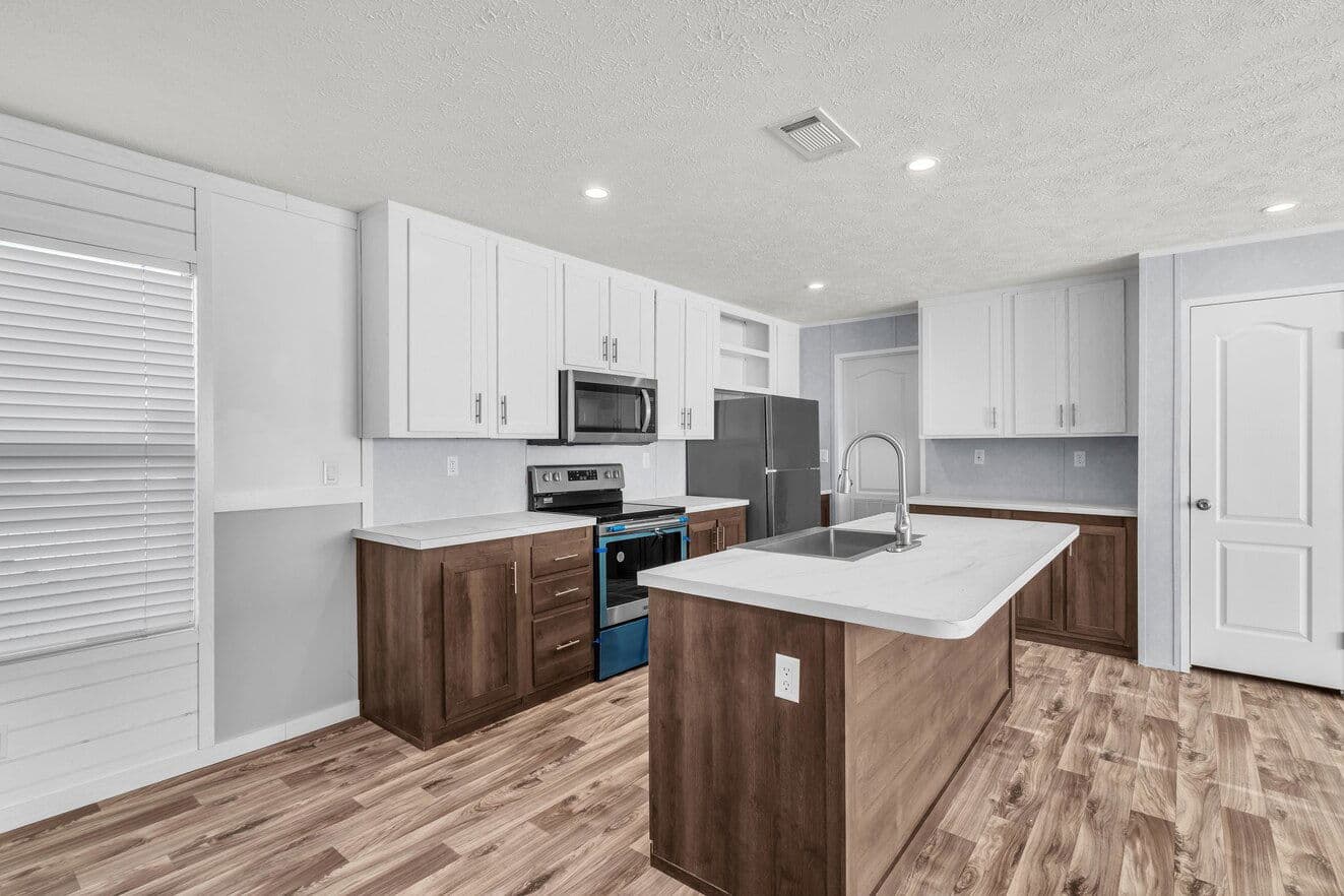 Cahill interior and kitchen home features