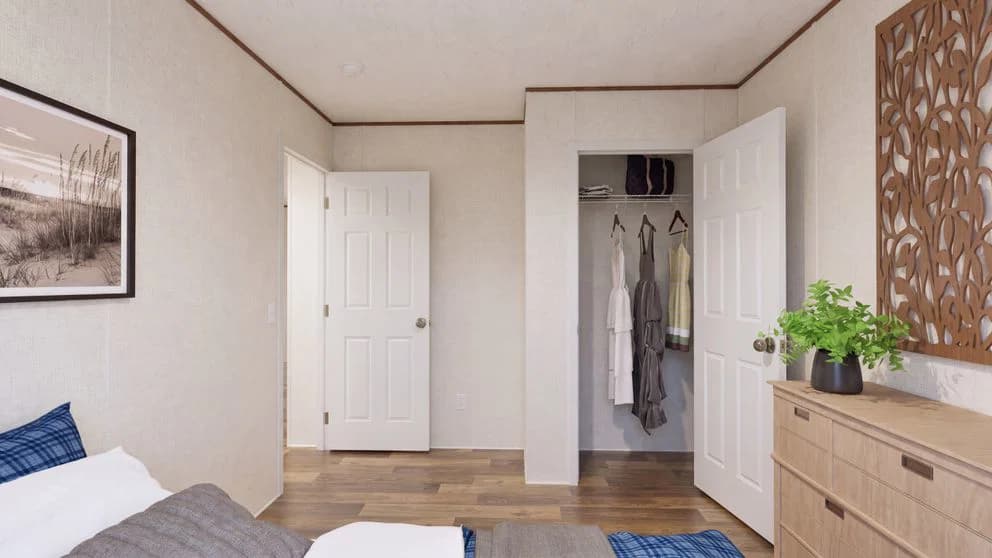 Cedar bedroom home features