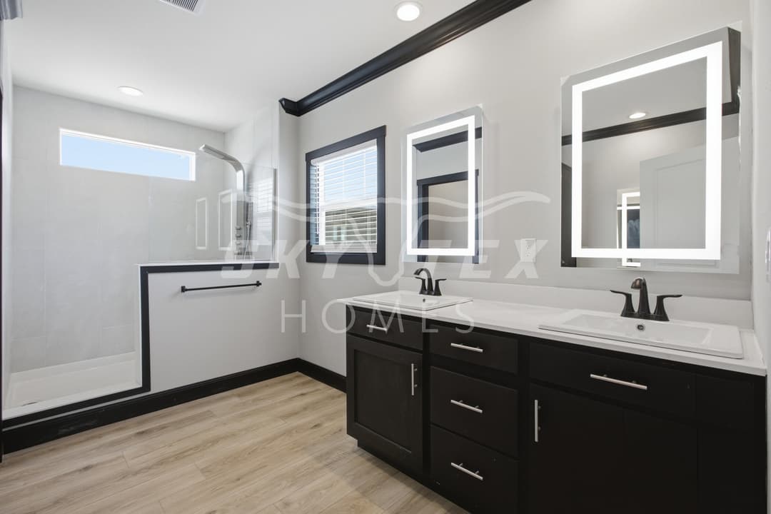 The iron peak interior and bathroom home features