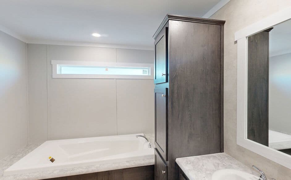 Frontier lodge t68s bathroom home features