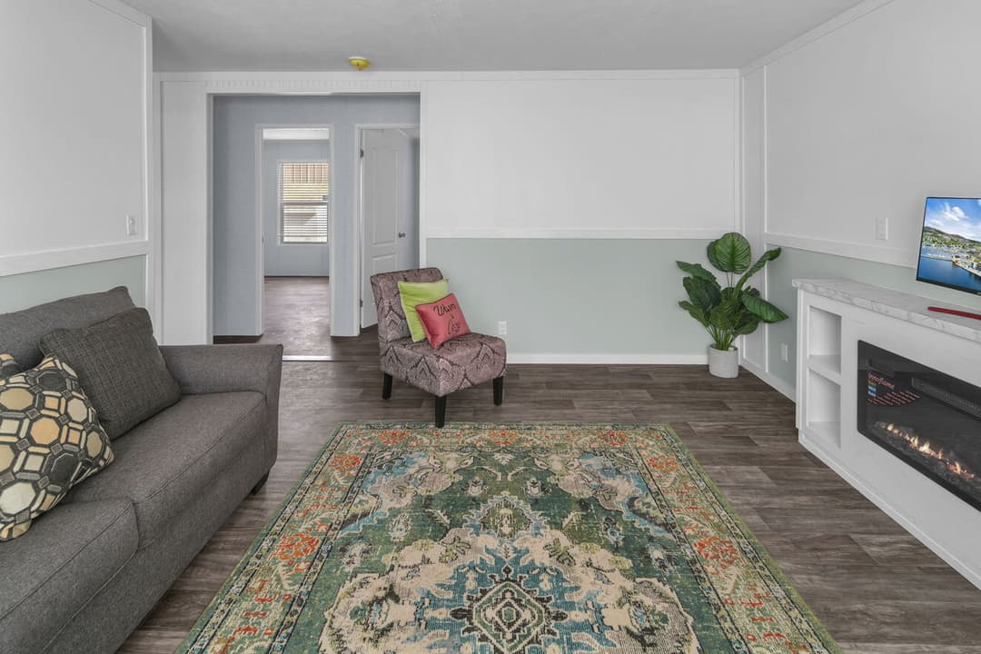 Hondo interior home features