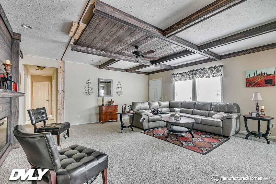 Ahaveh interior home features