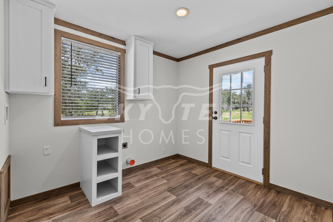 Snowmass - hw 11 interior home features