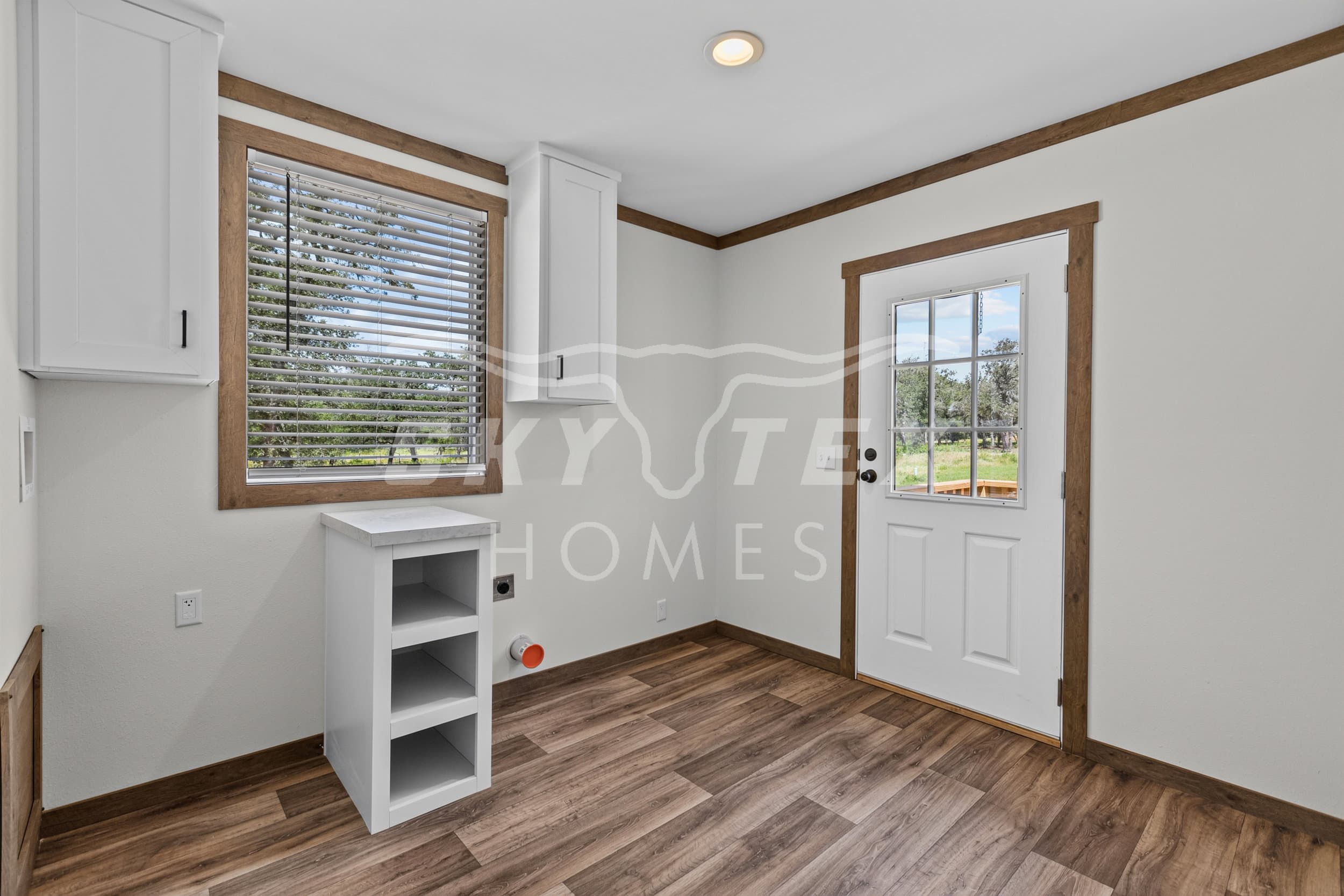 Snowmass - hw 11 interior home features