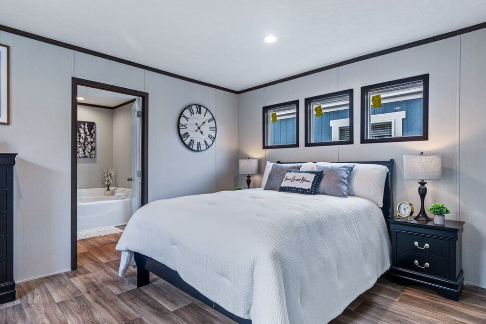 Vine bedroom home features